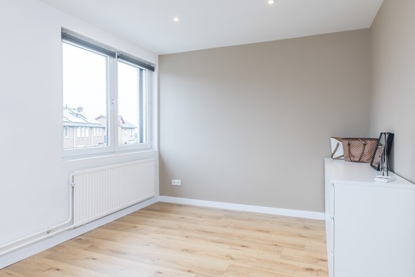 Foto - Te koop: Instapklaar gemoderniseerde geschakelde 2 onder 1 kap woning met voldoende woonoppervlakte, garage, berging en tuin in Simpelveld (Huls)